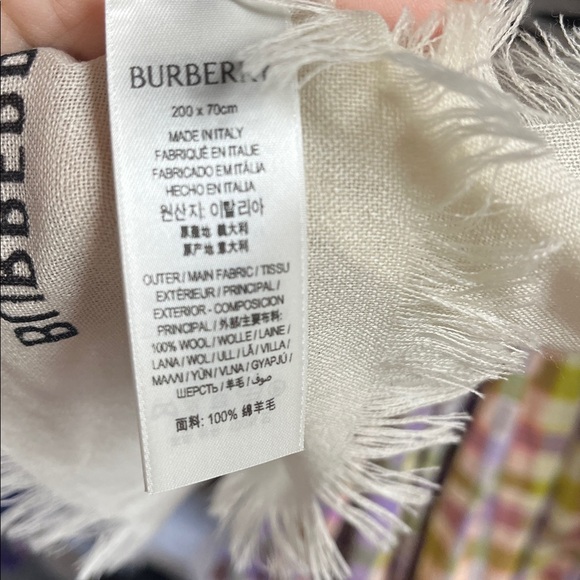 Burberry Black and Cream Wool Scarf - Picture 11 of 14
